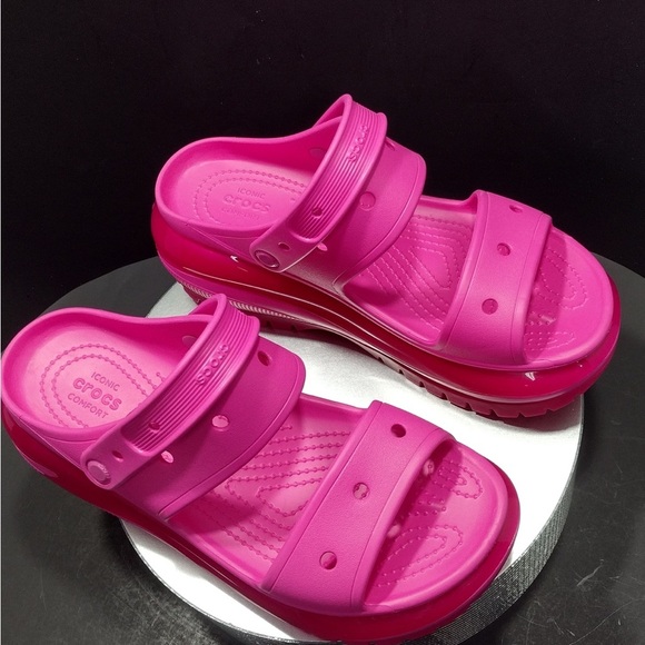 Crocs  Pink Sandals size 12 pre owned Exellent condition - Picture 7 of 9